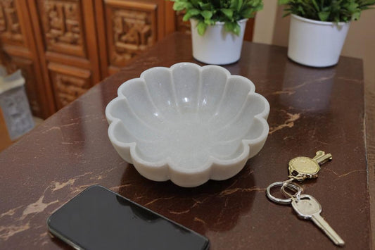 Stunning Craftsmanship: Flower Shaped Marble Holder for Jewelry, Phones, Watches and fruits