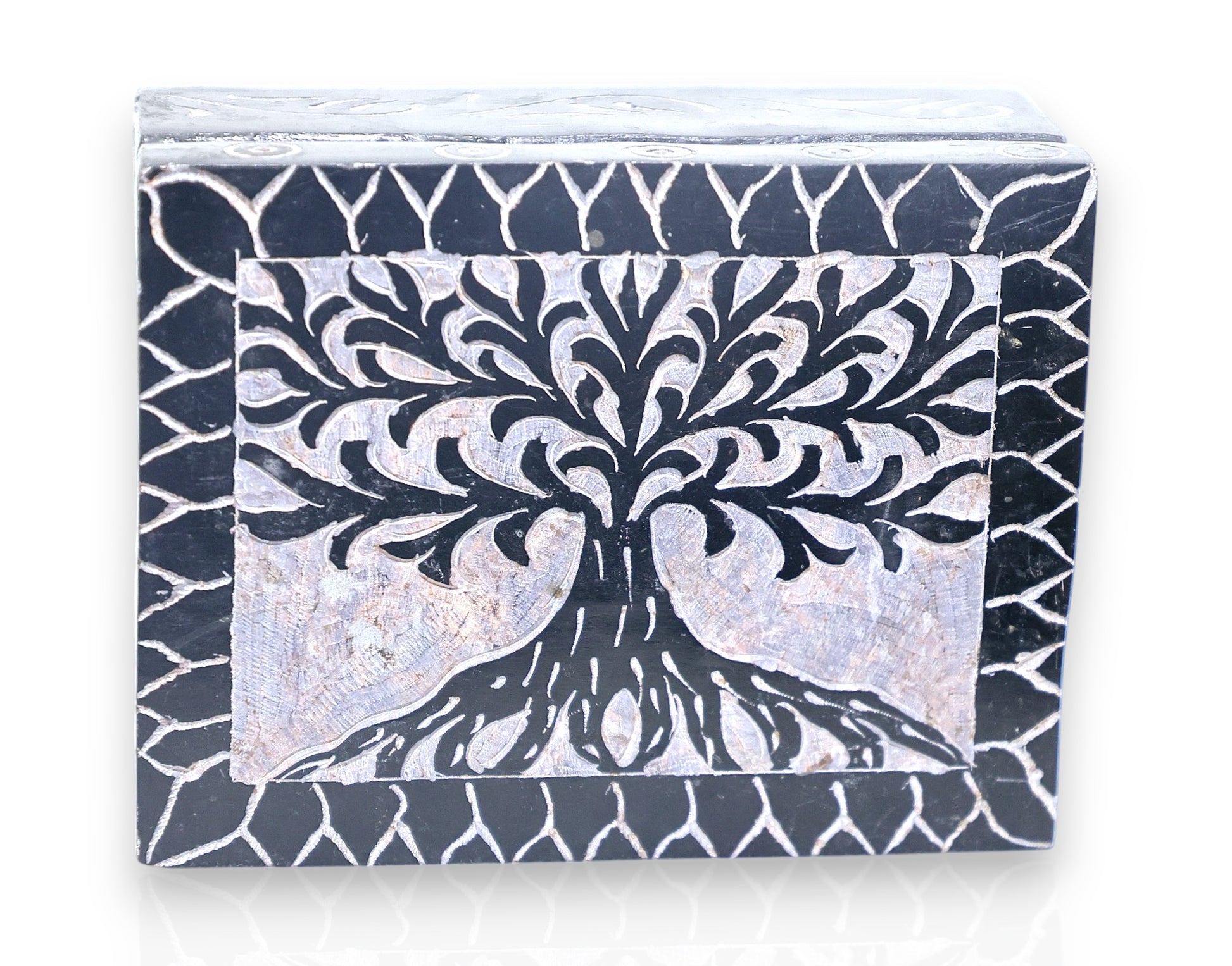 black stone jewelry box  Luxury hand crafted handicraft items Global Japan Korea Dubai Singapore Europe UK London United kingdom United states of America UAE USA